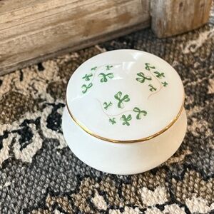 Royal Tara Shamrock Round Trinket Box